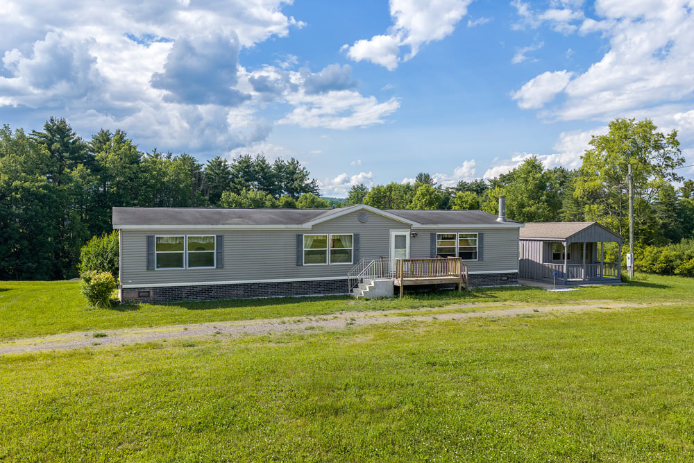 008 1600sqft Manufactured Home --  1045 Covered Bridge Rd