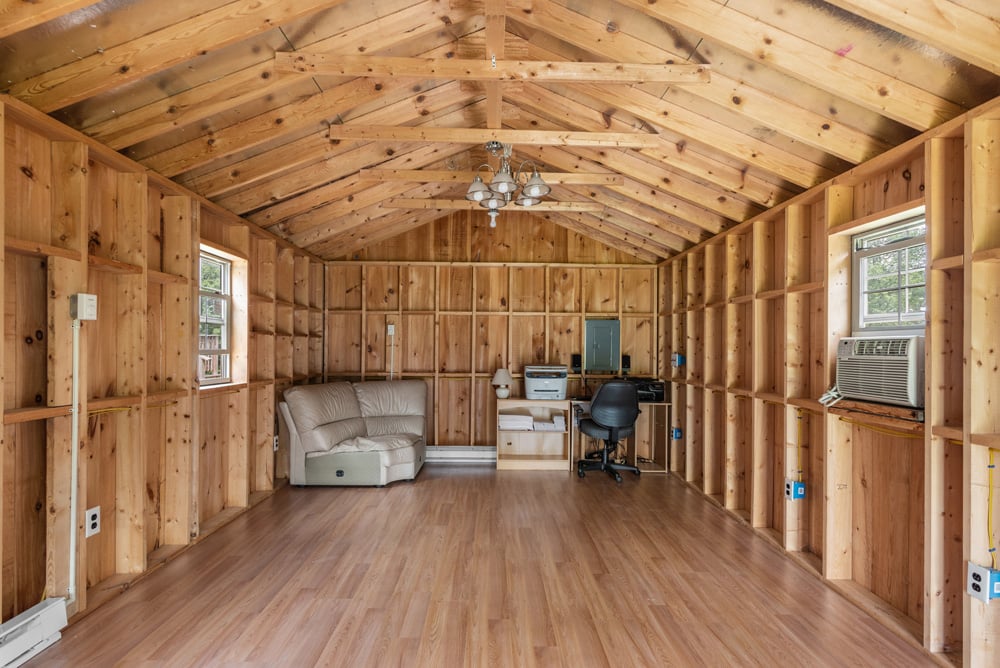 038 Detached Office - Store --  1045 Covered Bridge Rd