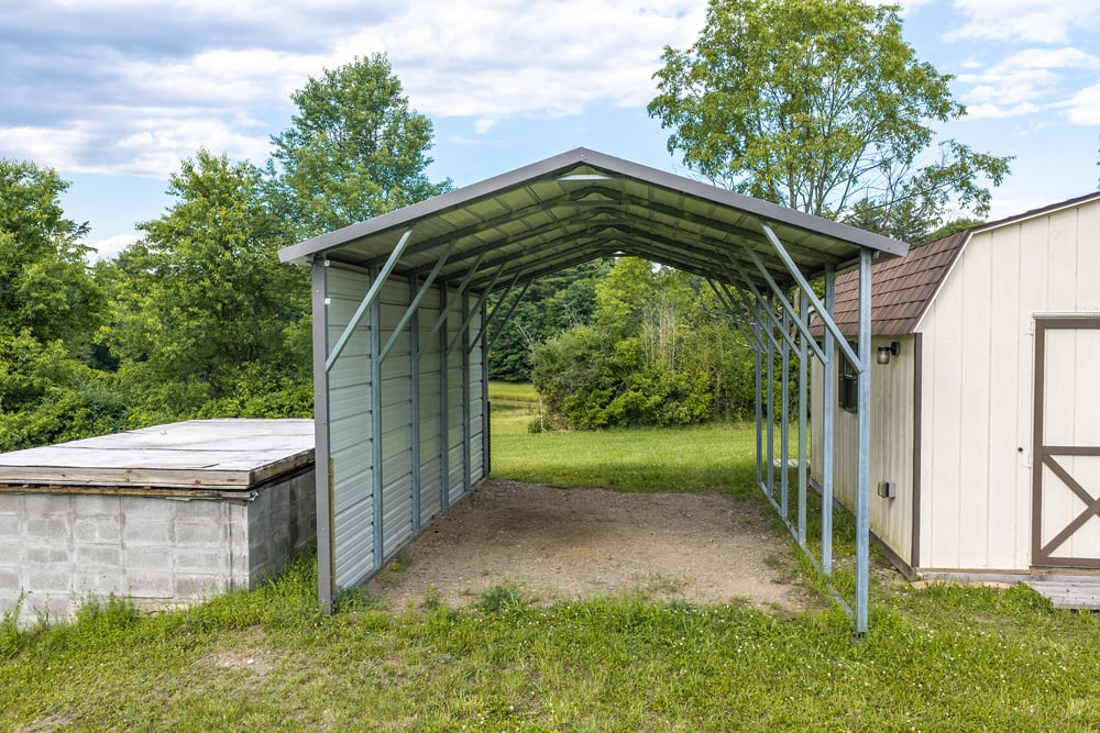 043 Storage  --  1045 Covered Bridge Rd