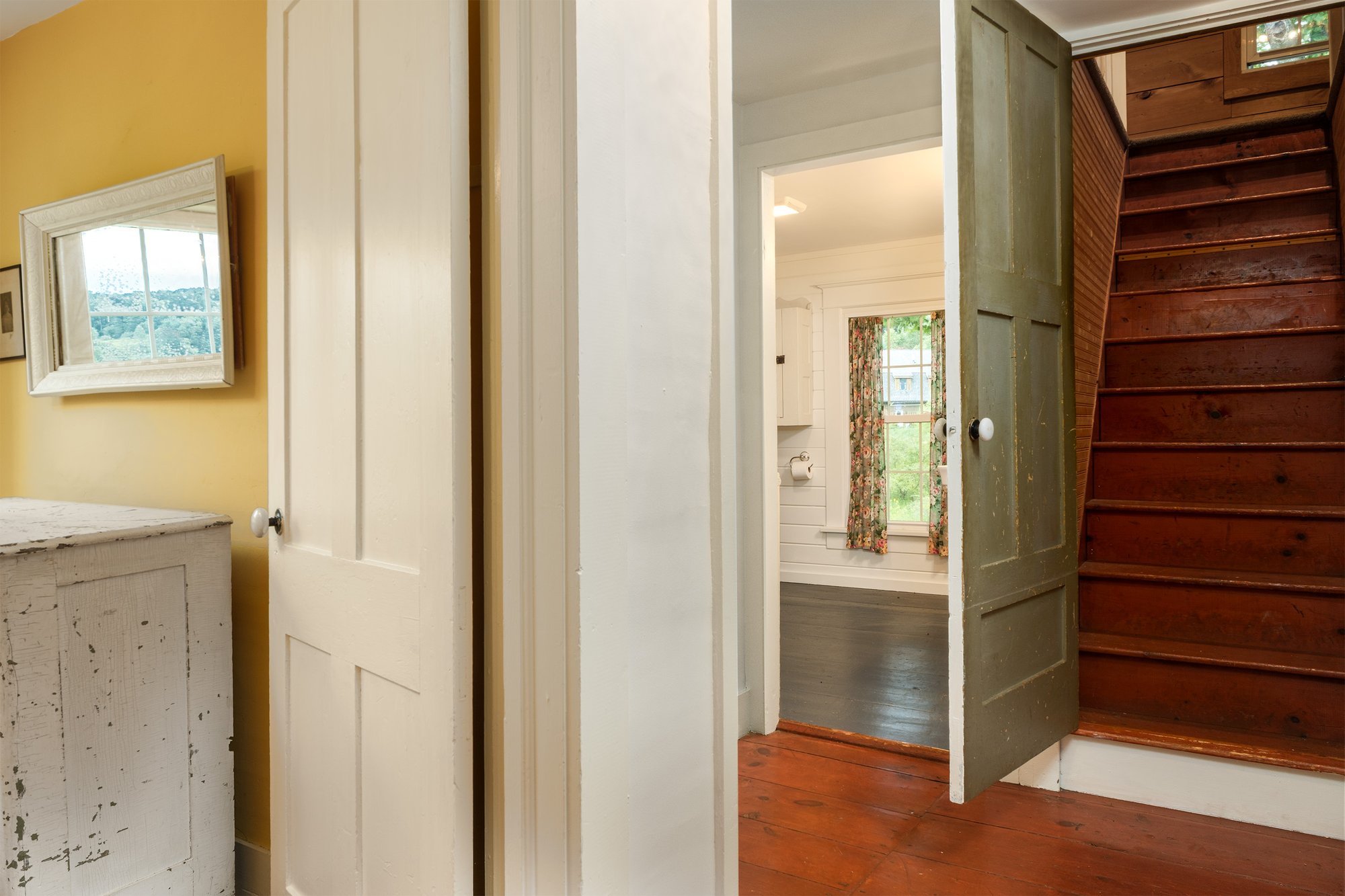 035 Hallway and 3rd floor access -- 11440 County Highway 14