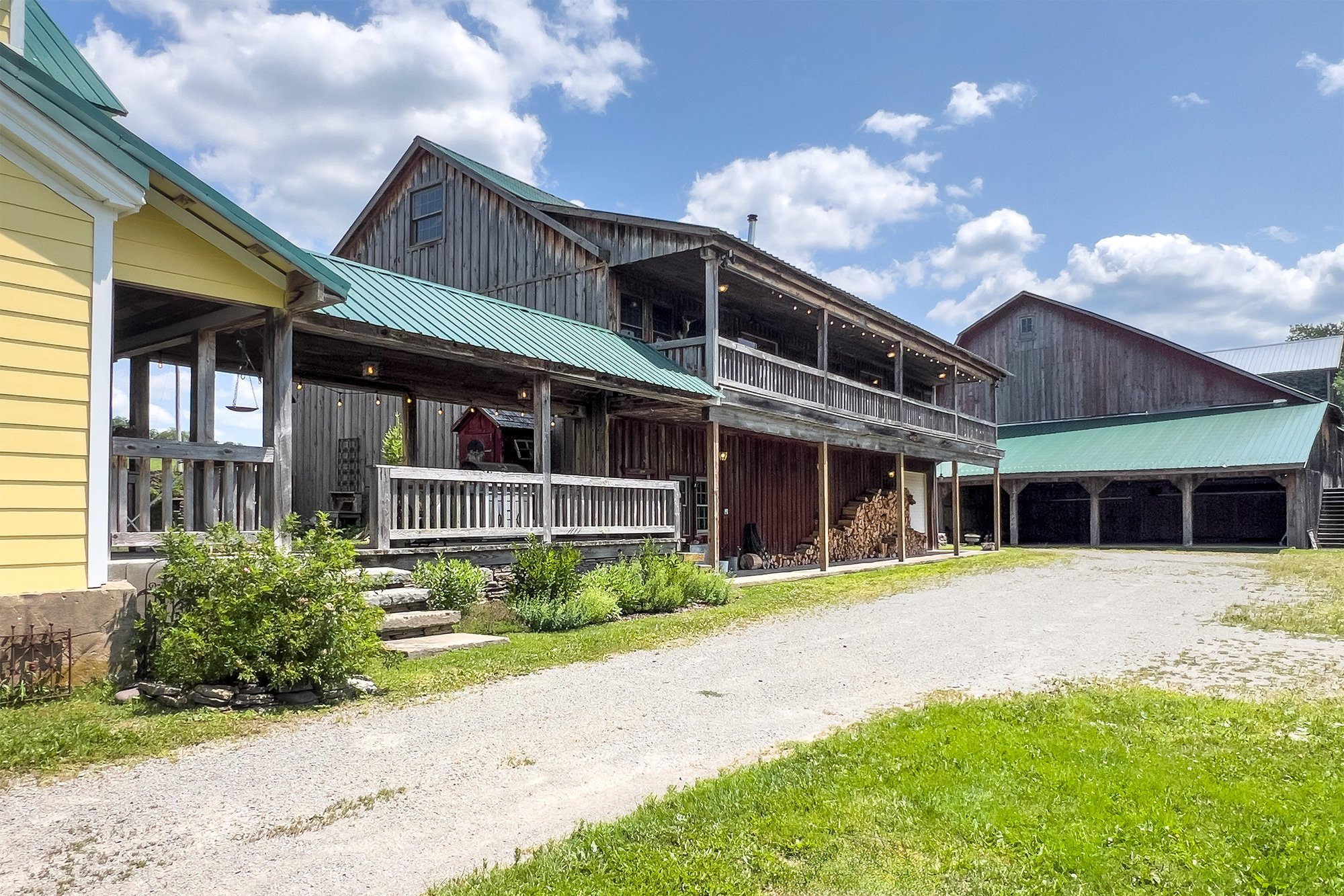 049 Breezeway -- 11440 County Highway 14