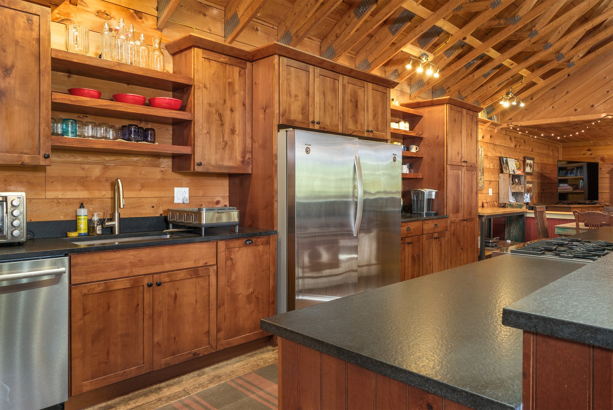 063 Full Kitchen -- 11440 County Highway 14