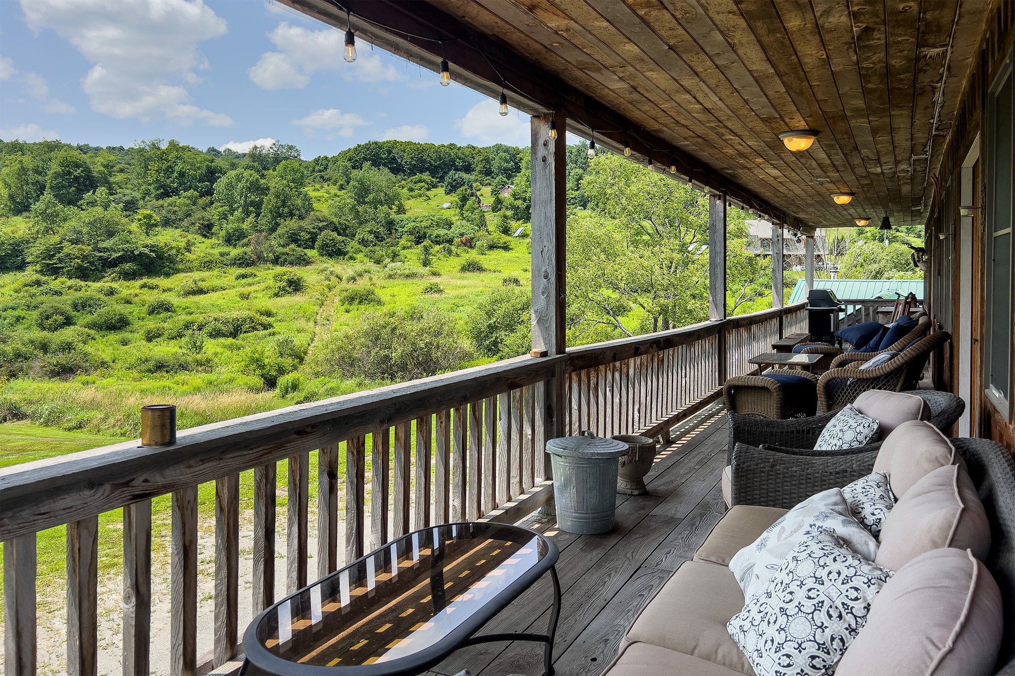 066c Guest Lodge Covered Deck -- 11440 County Highway 14