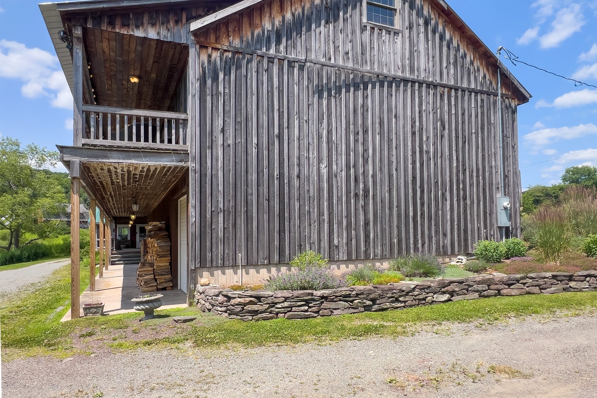 074a Guest Lodge between Antiques Barn -- 11440 County Highway 14