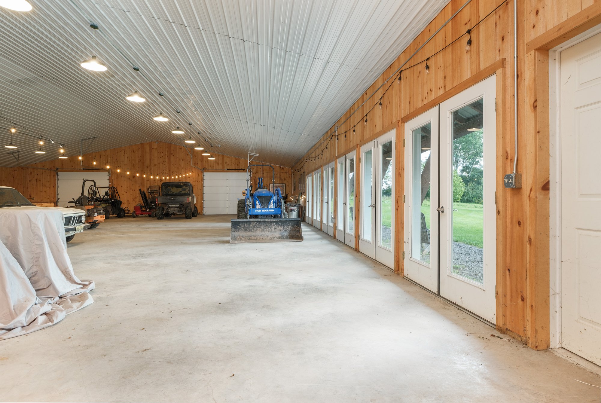 077 Auto Barn -- 11440 County Highway 14