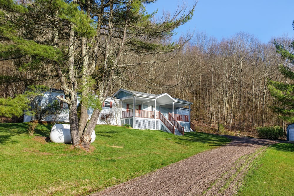 1264 BettyBrook - 002