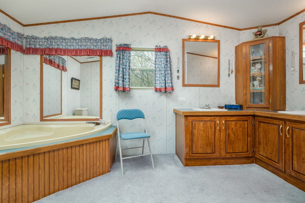 1264 Betty Brook Road - En-suite bath