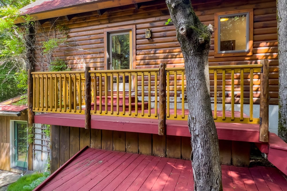 009 - Built within the trees - 135 Sparrowhawk Lake