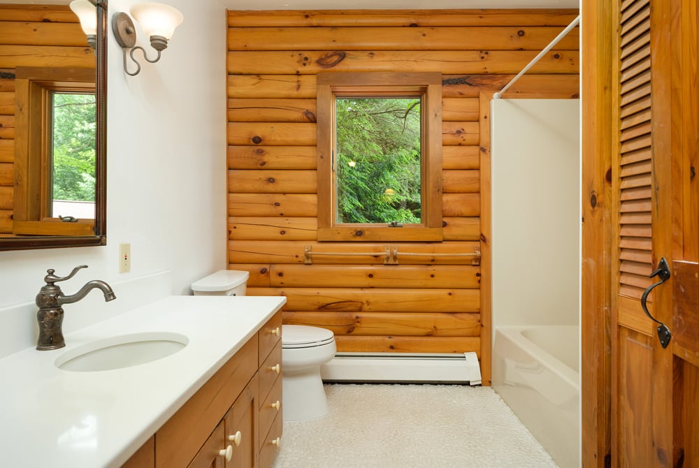 021 -  Full bath Main Floor - 135 Sparrowhawk Lake