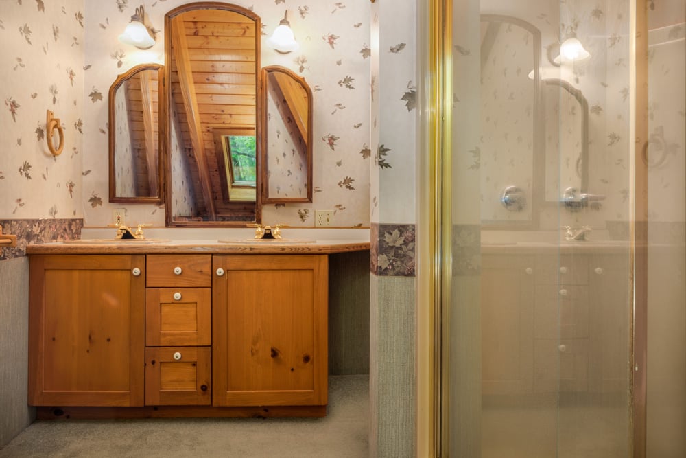 032 - Primary Suite Ensuite Bath - 135 Sparrowhawk Lake