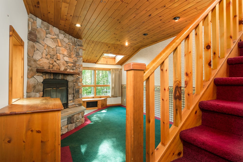 034 - LL Family Room - 135 Sparrowhawk Lake