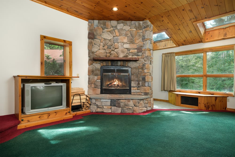 035 - LL Family Room - 135 Sparrowhawk Lake