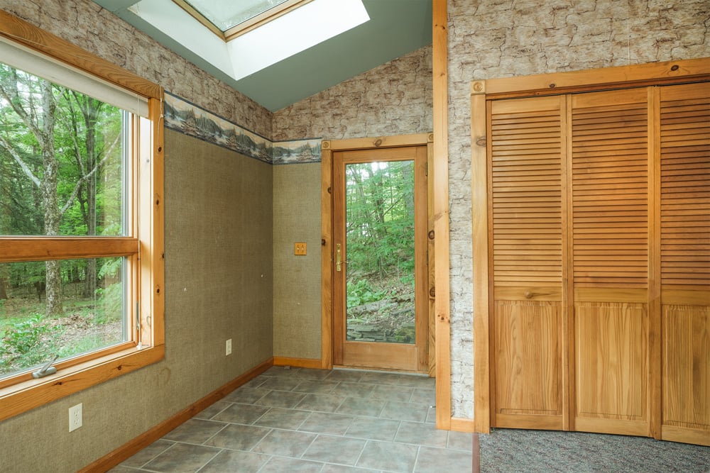 037 - LL 1-Bed Apartment - 135 Sparrowhawk Lake