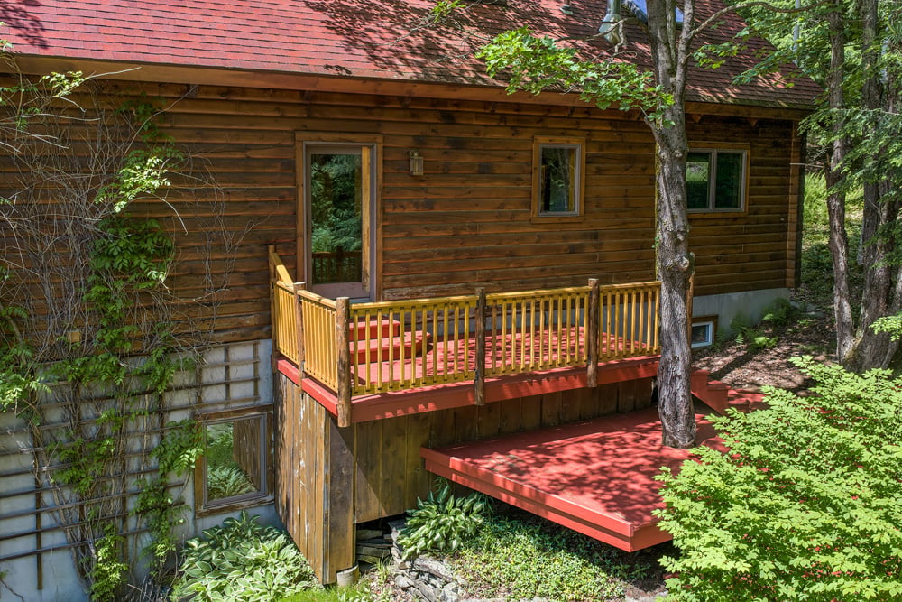 045 - Side Entrance - 135 Sparrowhawk Lake