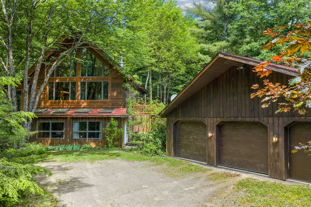 046 - 3- Car Garage - 135 Sparrowhawk Lake