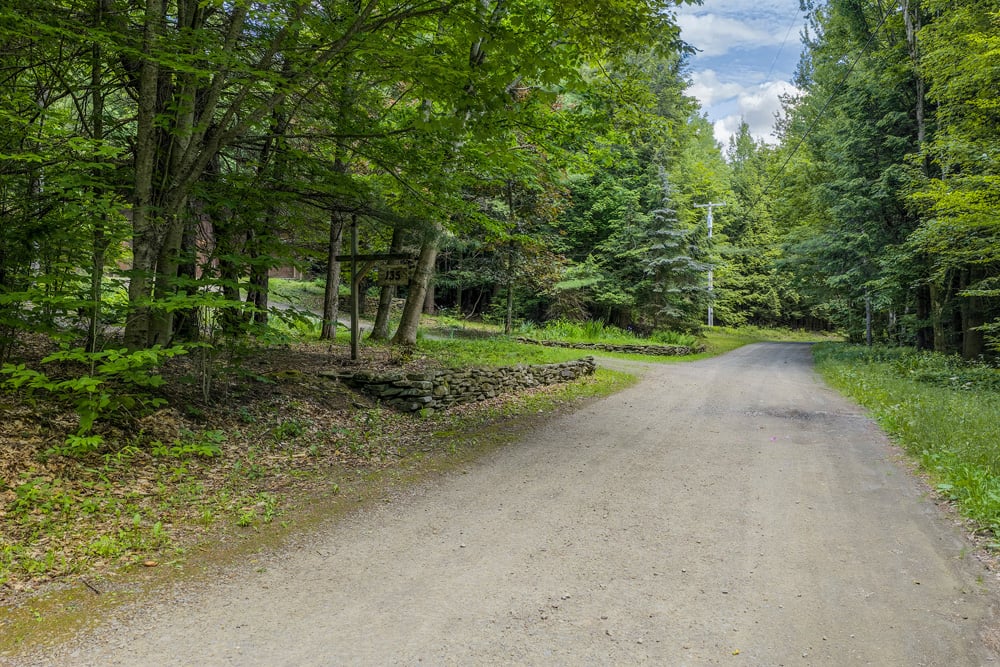 061 Gravel Road to Lake - 135 Sparrowhawk Lake