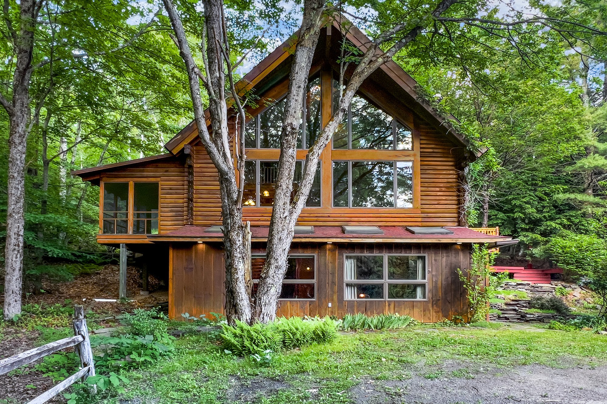 NEW-001 Custom Built Log Home - 135 Sparrowhawk Lake
