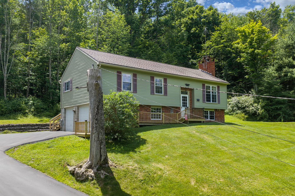 003 Classic 1970 Split Level Ranch -- 141 Hulbert Hill Rd