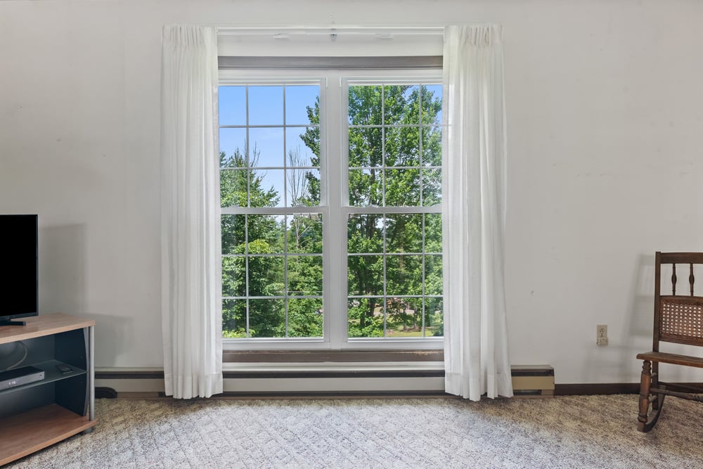 012 Large Livingroom Window -- 141 Hulbert Hill Rd