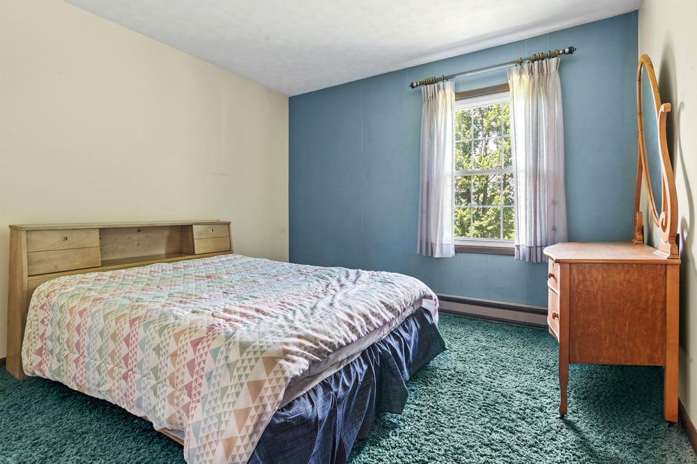 022 Middle Bedroom -- 141 Hulbert Hill Rd