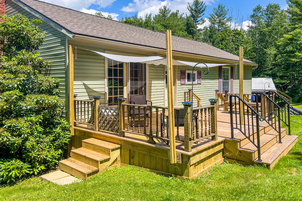 039 New Deck -- 141 Hulbert Hill Rd