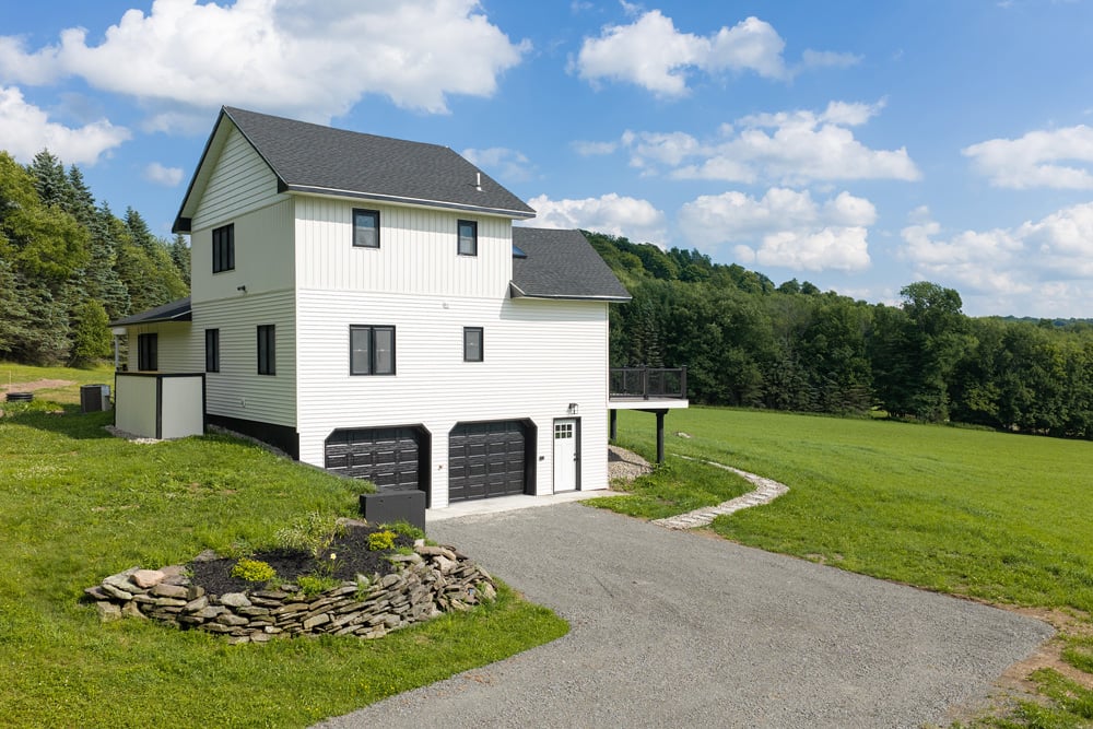 005 Like New - 1534 Brownell Rd