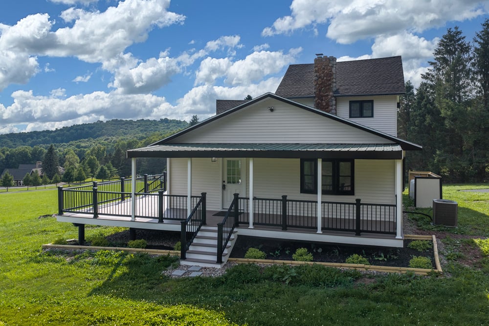 007 Covered Deck by Kitchen - 1534 Brownell Rd