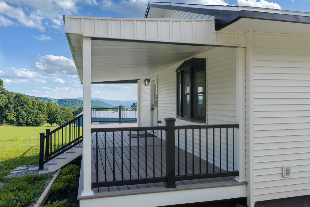 008 Covered Deck by Kitchen - 1534 Brownell Rd