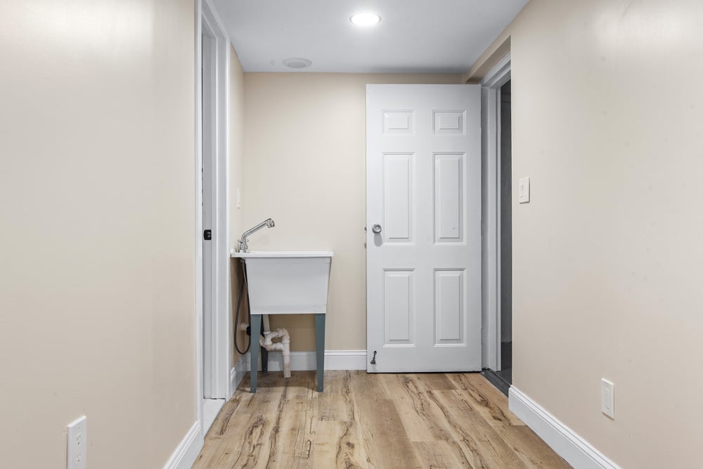 035 In-Law Suite - 1534 Brownell Rd
