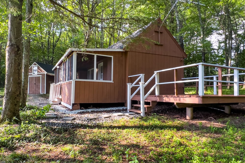 043 Cabin in the Woods - 1534 Brownell Rd