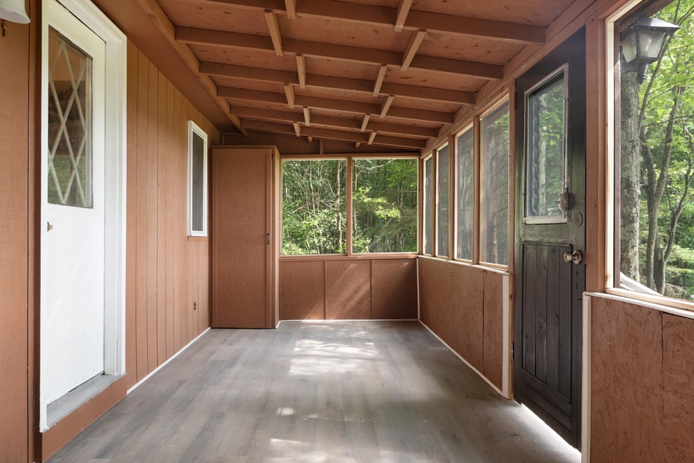 047 Cabin in the Woods - 1534 Brownell Rd