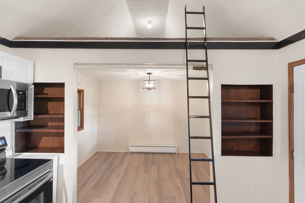 052 Loft- Cabin in the Woods - 1534 Brownell Rd