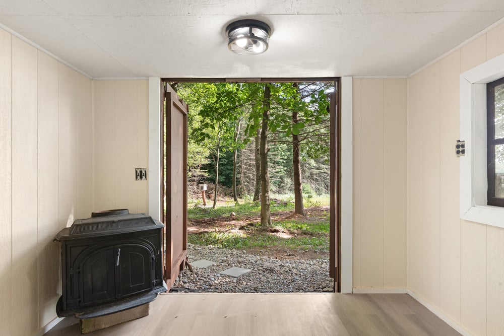 057 Reading Room Cabin in the Woods - 1534 Brownell Rd