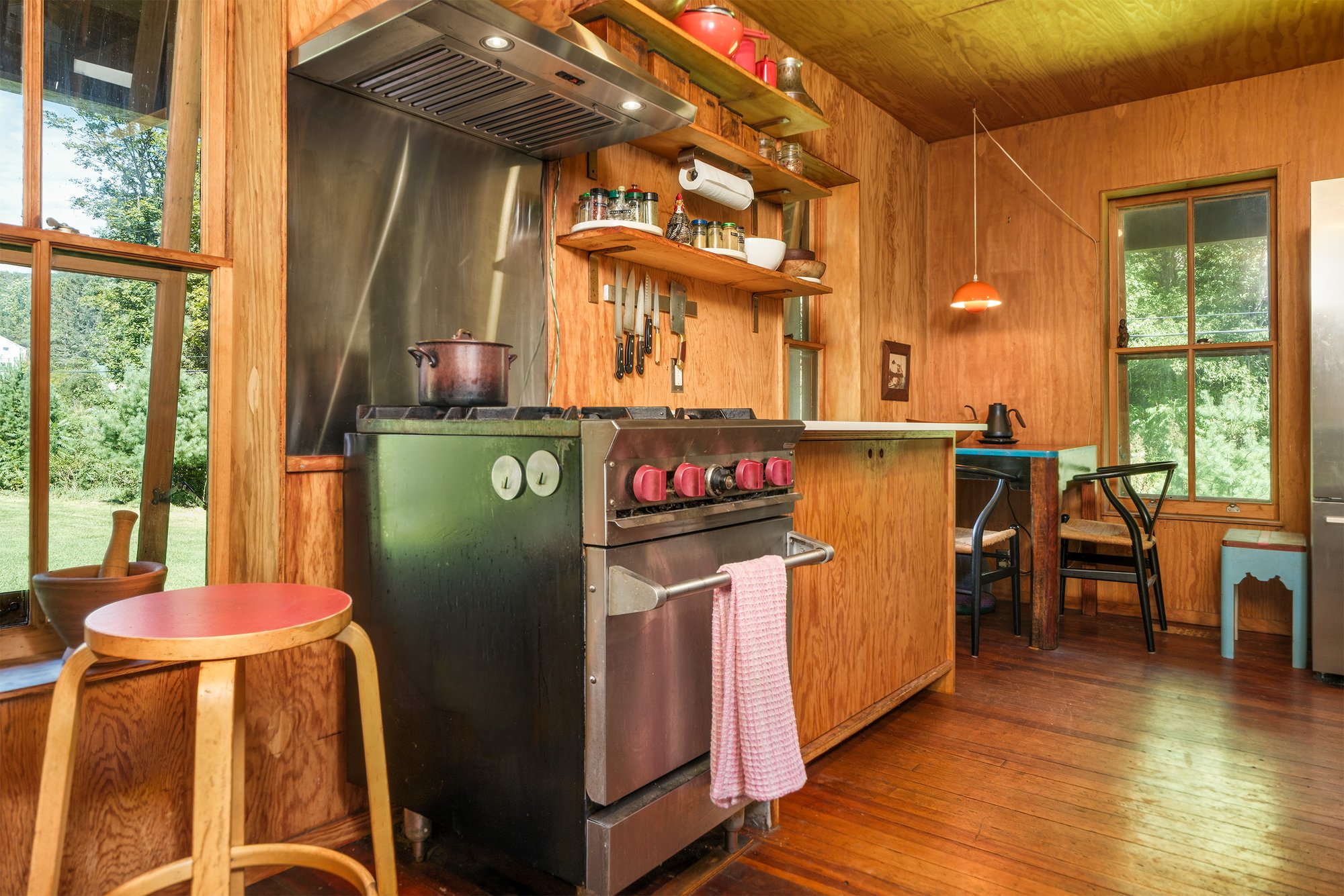 009 Dramatic Kitchen -- 1685 Dry Brook Rd