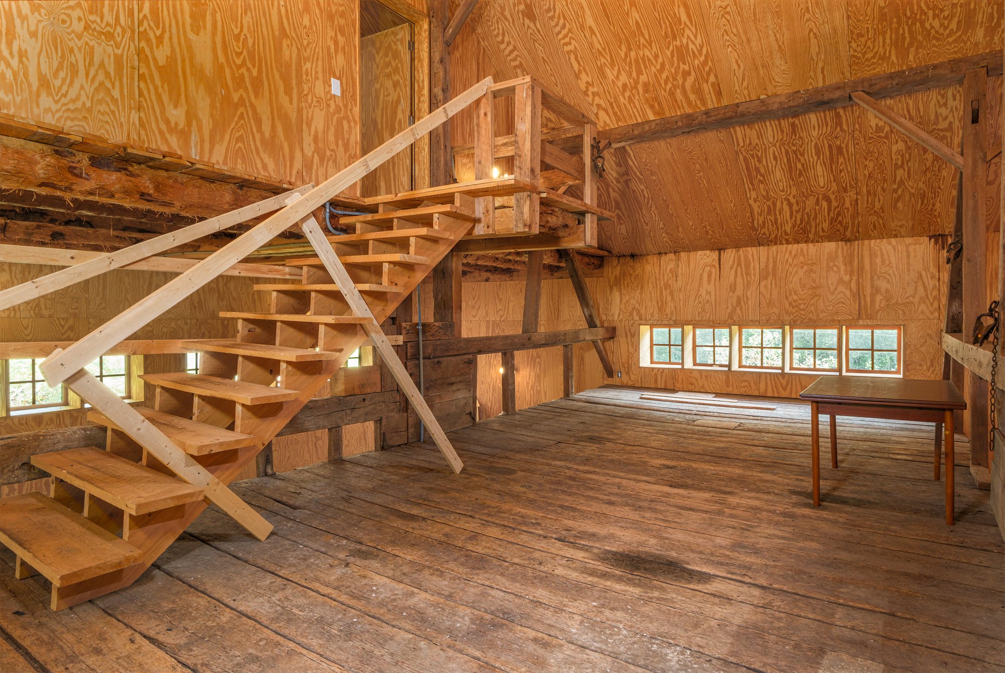046 4 Level Restored Barn -- 1685 Dry Brook Rd