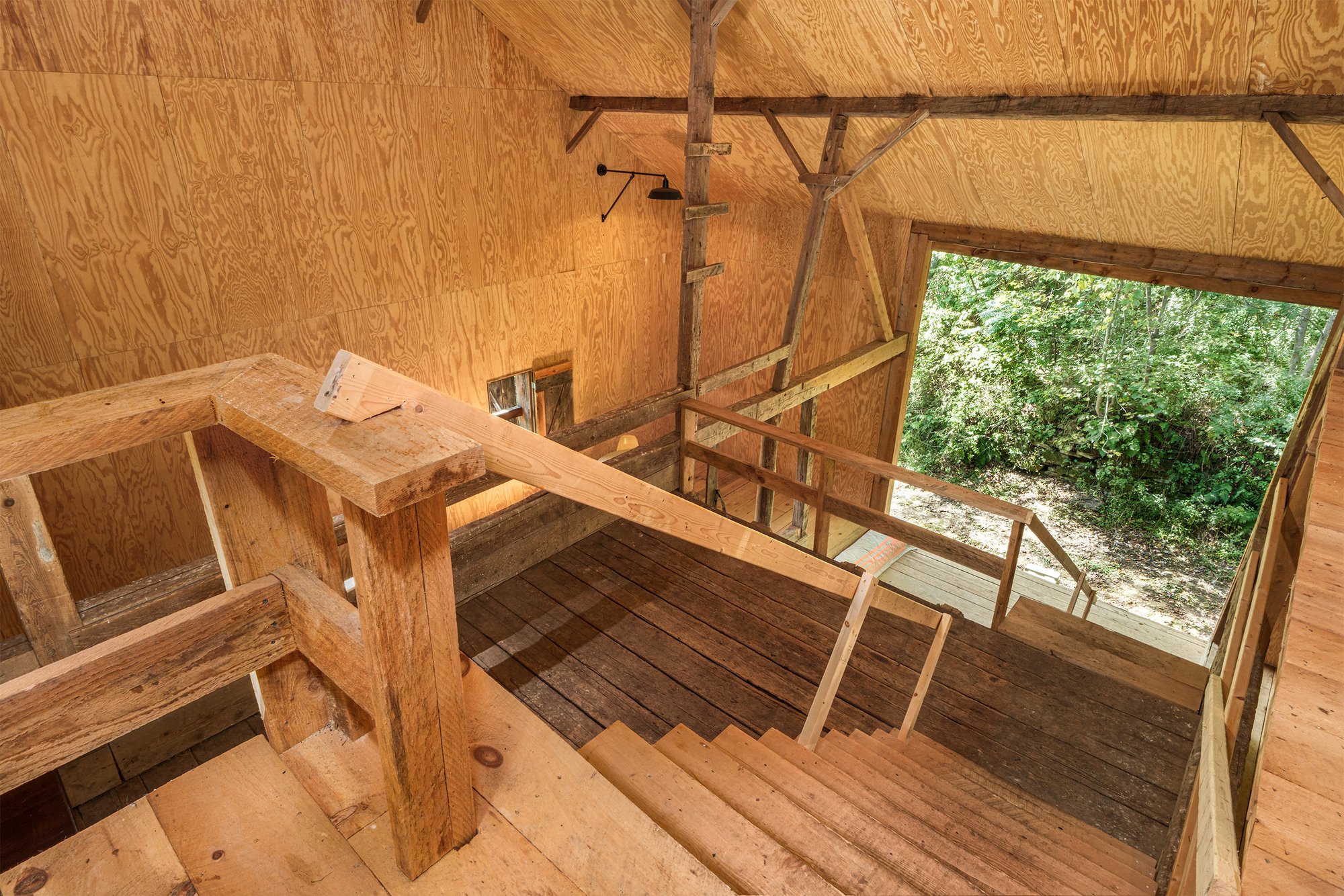 047 Upper Studio in Restored Barn -- 1685 Dry Brook Rd