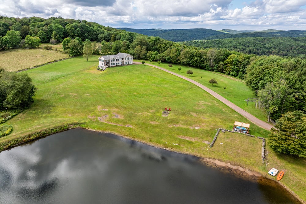 2651 MacGibbon Hollow -- 001