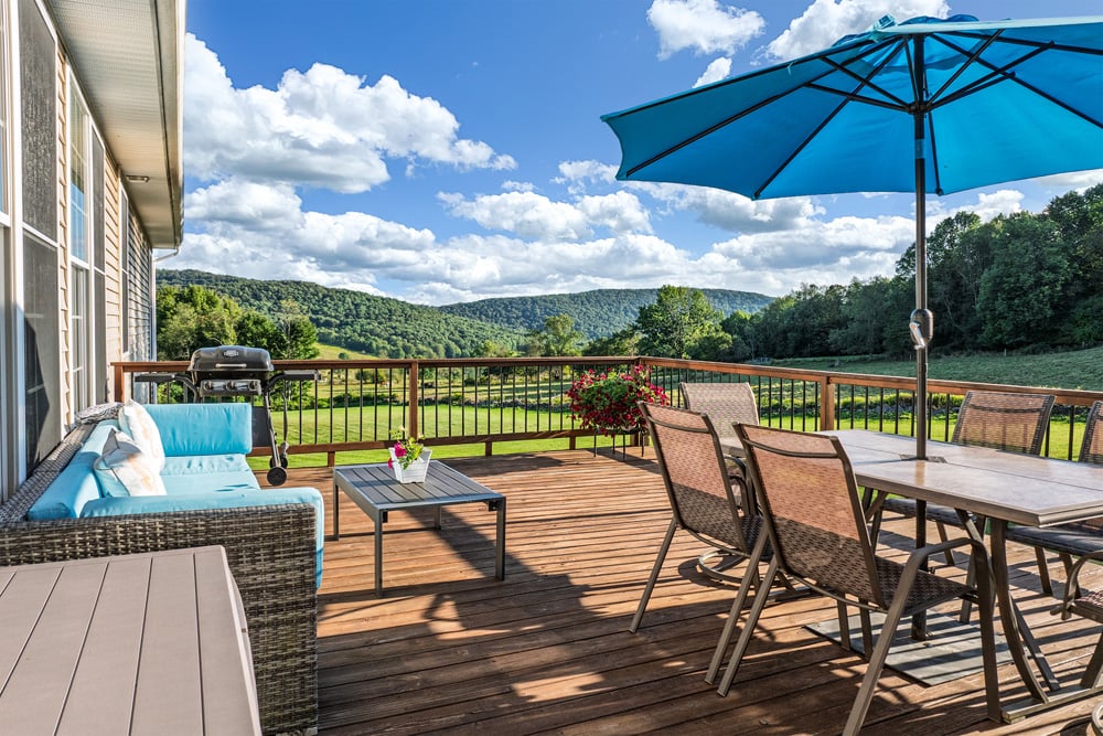 2651 MacGibbon Hollow -- 060