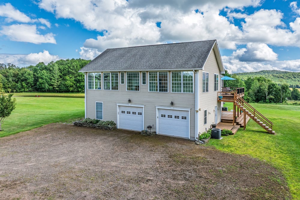 2651 MacGibbon Hollow -- 065