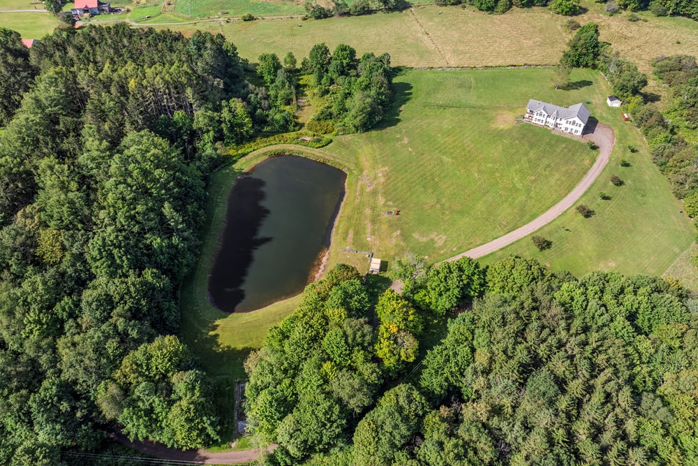 2651 MacGibbon Hollow -- 080