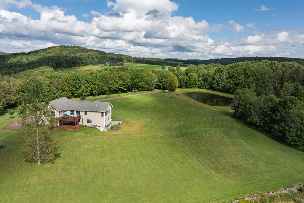 2651 MacGibbon Hollow -- 085