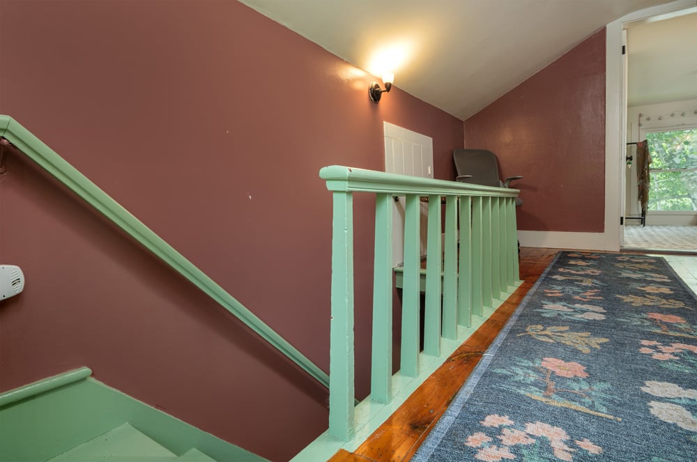 023-Second Floor Landing--39 Franklin St
