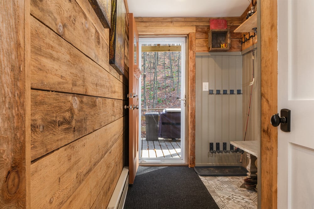 464 Curtis Lane - Mud Room