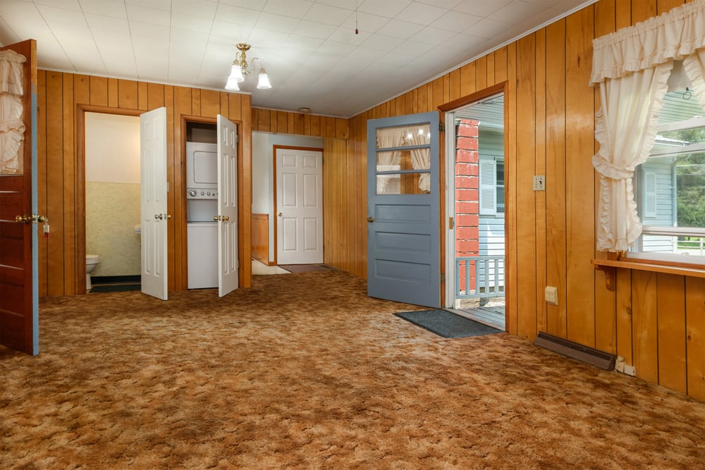 012-Large Living Room w half bath-47220 State Highway 10