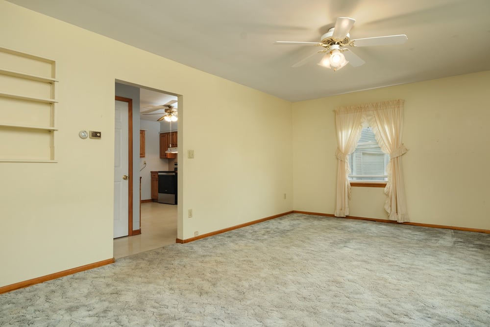 016-Stylish Livingroom-47220 State Highway 10