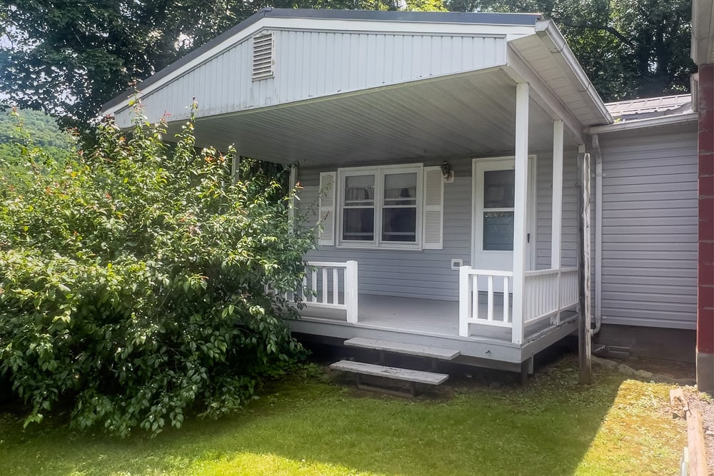 039-Rear CoveredPorch-47220 State Highway 10