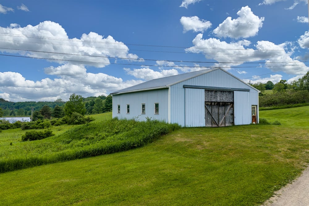 037 Metal Barn - Fusco Drive