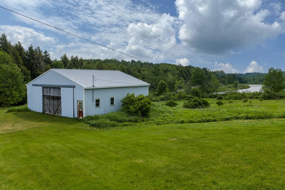 038 Metal Barn - Fusco Drive