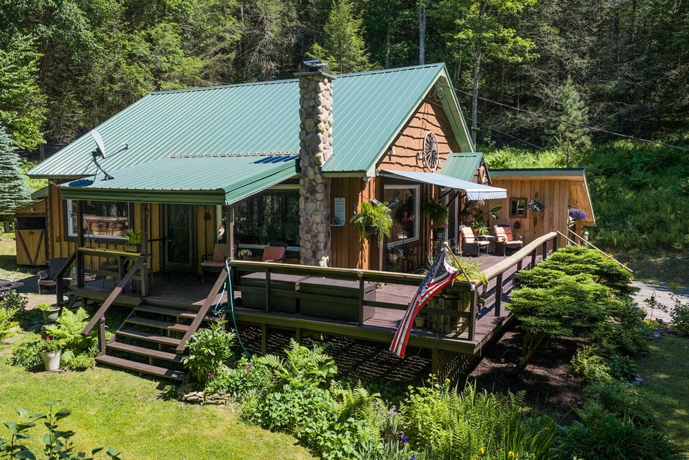 004 Wrap-Around Deck – 747 Crystal Meadows