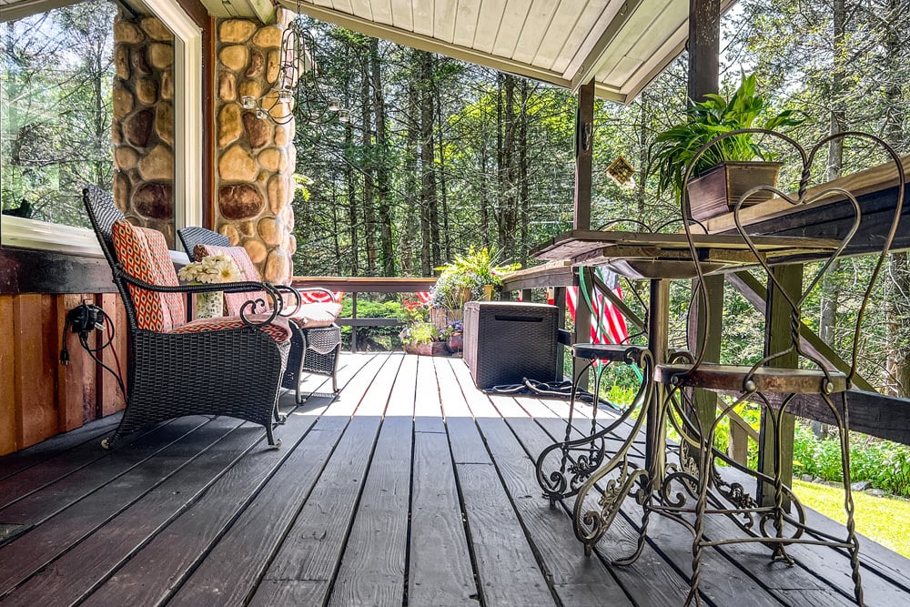 007 Wrap-Around Deck – 747 Crystal Meadows